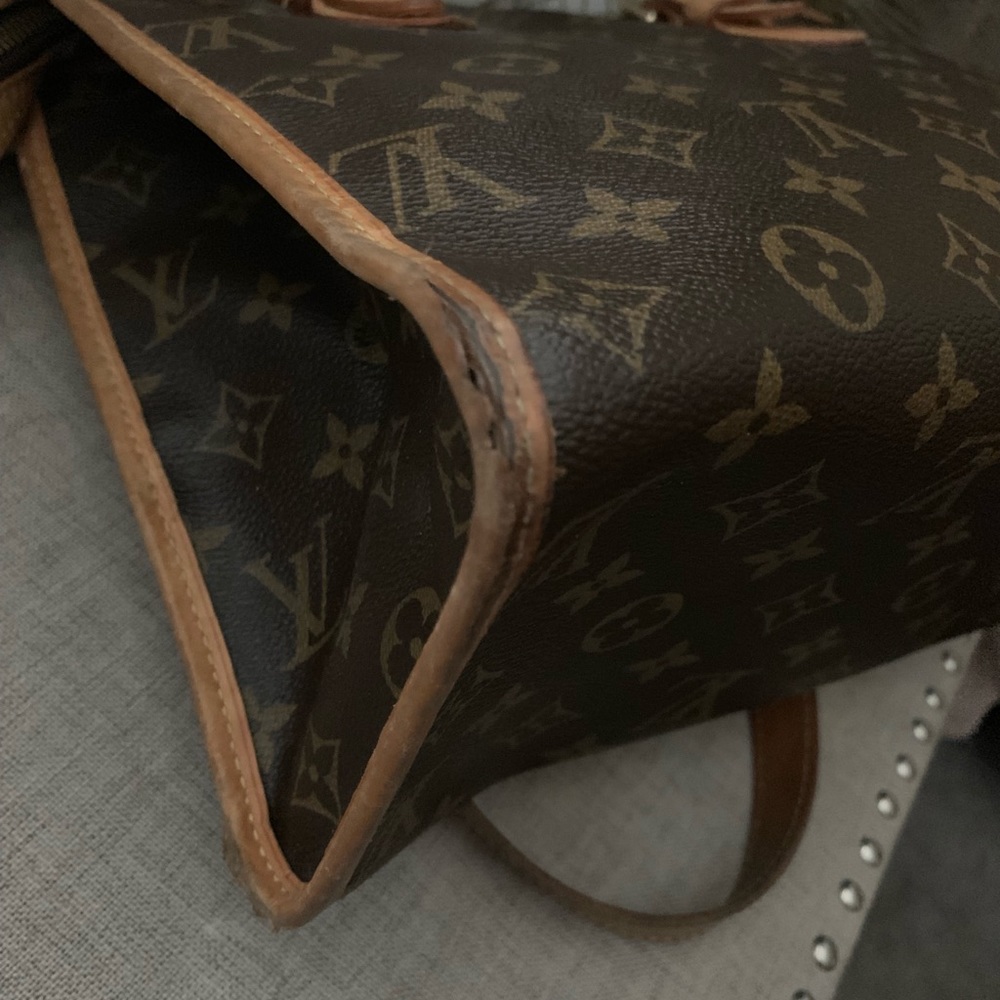 SOLD 💯 Auth Louis Vuitton Popincourt purse *Firm* - Picture 2 of 8